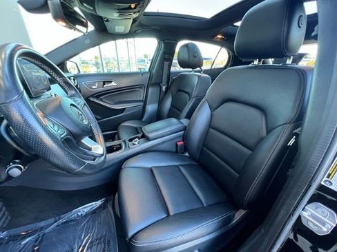 Used 2018 Mercedes-Benz GLA 250 4MATIC image 15