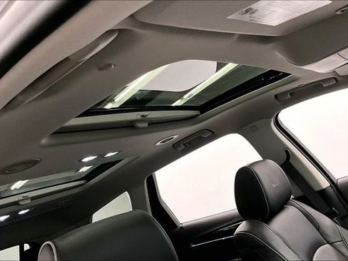 Used 2021 Buick Enclave Avenir w/ Avenir Technology Package FWD image 19