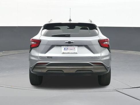 Used 2025 Chevrolet Trax ACTIV w/ Sunroof Package FWD image 11