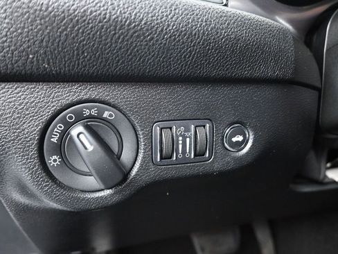 Used 2023 Dodge Challenger SXT image 12