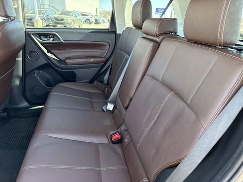 Used 2018 Subaru Forester 2.5i Touring w/ Popular Package #3B image 16