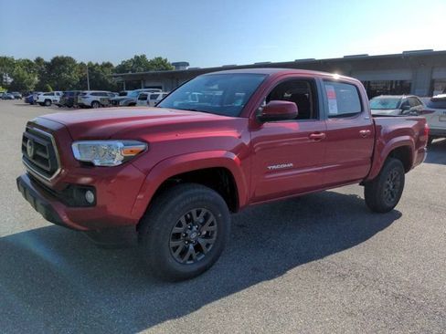 Used 2021 Toyota Tacoma SR5 RWD image 8