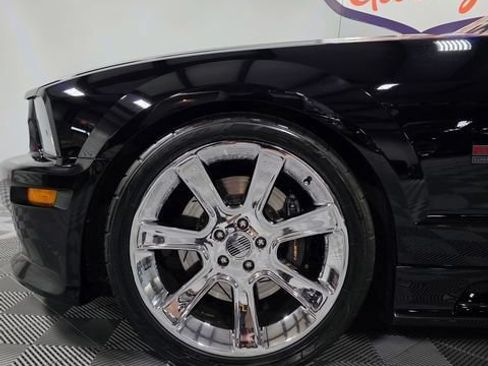 Used 2005 Ford Mustang GT Premium RWD image 5