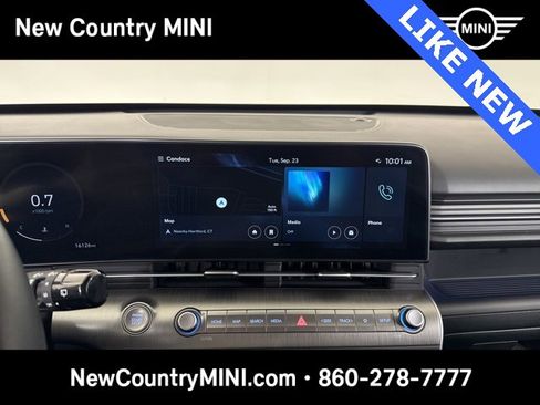 Used 2024 Hyundai Kona Limited image 32