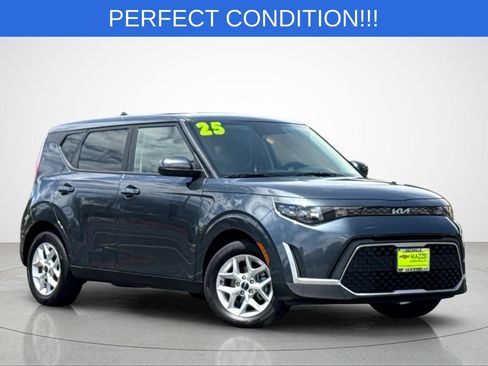 Used 2025 Kia Soul LX w/ LX Technology Package FWD image 2