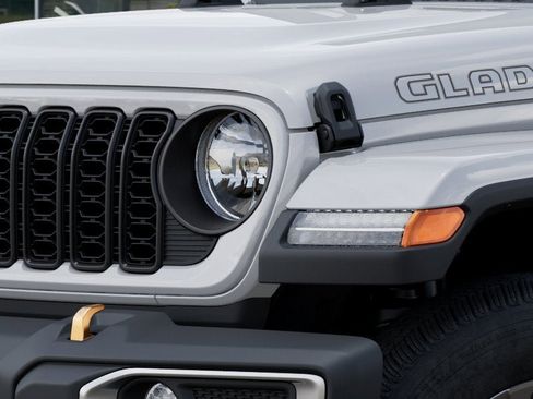 New 2026 Jeep Gladiator Sport AWD/4WD image 36