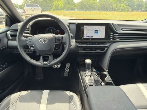 Used 2026 Toyota Camry SE FWD image 22