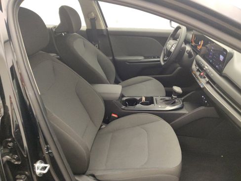 Used 2025 Kia K4 LXS image 21