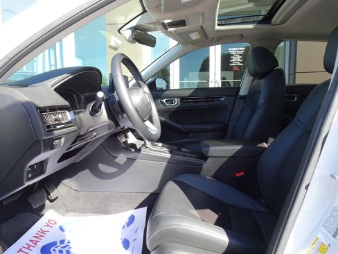 Used 2023 Honda Civic Touring image 10