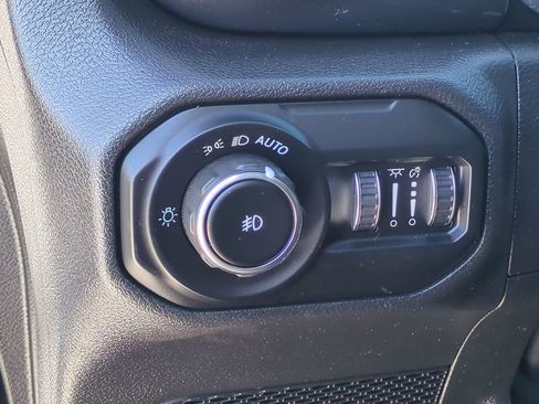 Used 2021 Jeep Wrangler Unlimited Sahara image 17