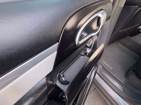 Used 2018 Porsche Cayenne Turbo image 31