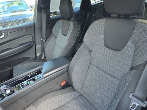 Certified 2023 Volvo XC60 B5 Core image 25