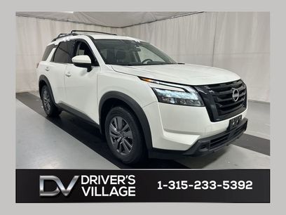 Used 2023 Nissan Pathfinder SV w/ Black Appearance Package