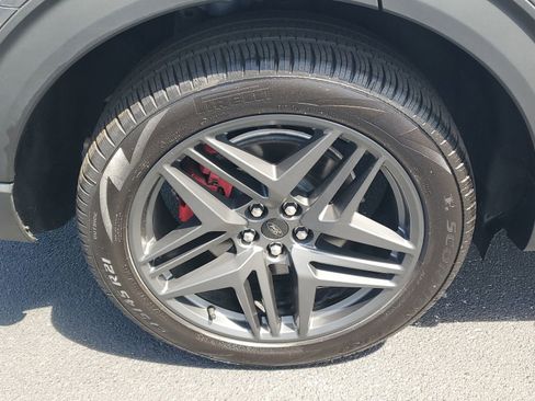 Certified 2025 Ford Explorer ST-Line w/ Premium Package AWD/4WD image 5