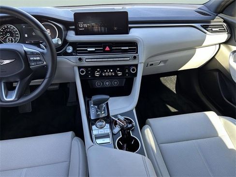 Used 2025 Genesis G70 2.5T image 4