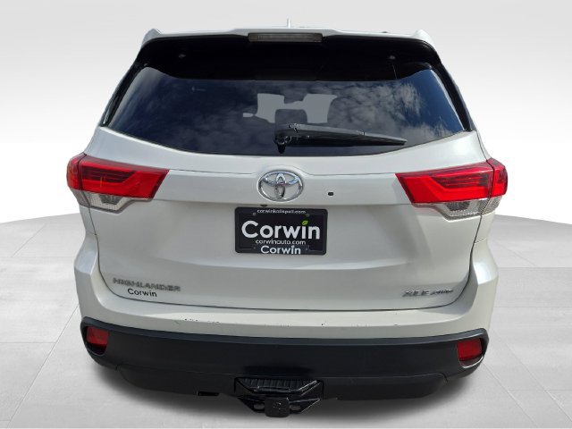 Used 2019 Toyota Highlander XLE AWD/4WD image 14