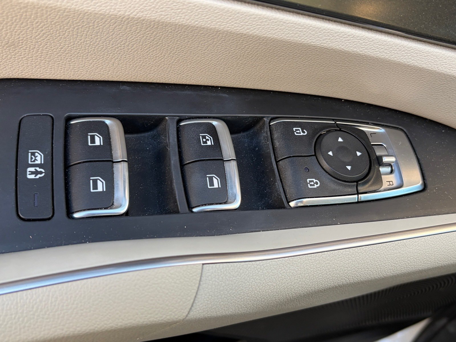 Certified 2022 Kia Sorento S FWD image 7