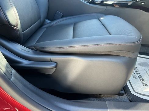 New 2026 Chevrolet Trax RS w/ Sunroof Package image 31