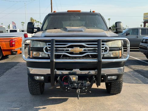 Used 2006 Chevrolet Silverado 2500 LT w/ Heavy-Duty Power Package AWD/4WD image 16