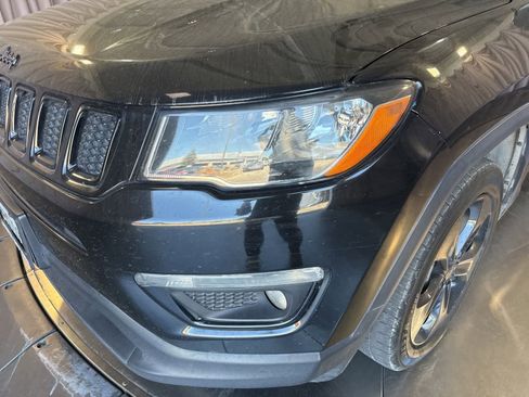 Used 2018 Jeep Compass Latitude w/ Popular Equipment Group FWD image 7