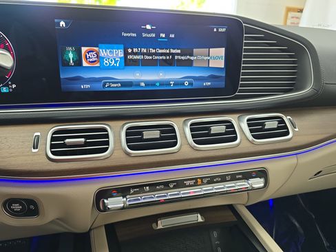 New 2026 Mercedes-Benz GLS 450 4MATIC image 21