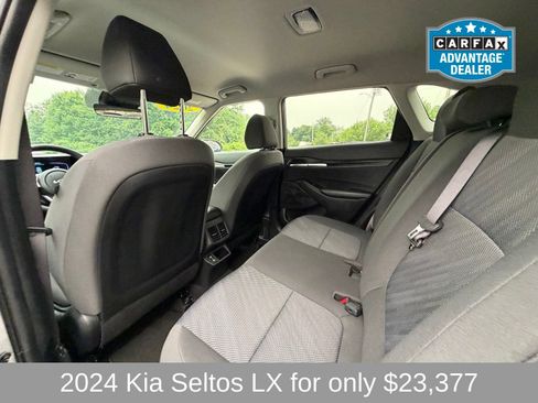 Used 2024 Kia Seltos LX AWD/4WD image 12