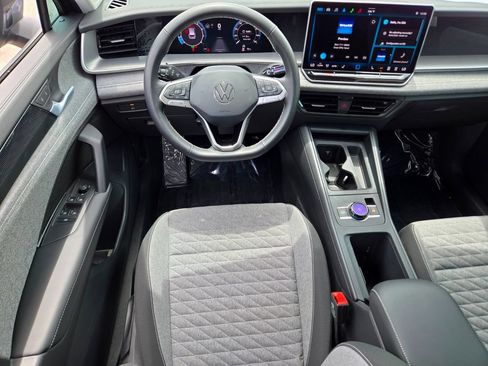 Certified 2025 Volkswagen Tiguan S FWD image 10