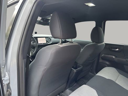 Used 2020 Toyota Tacoma TRD Off-Road image 15