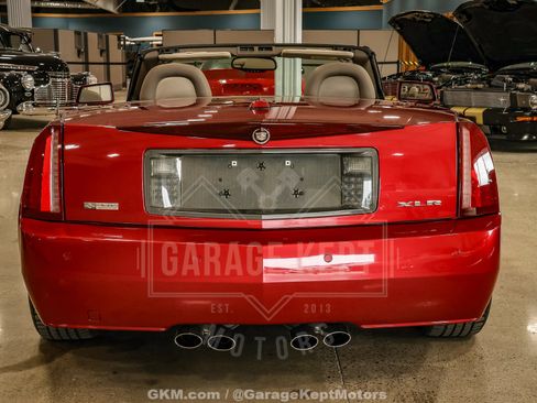 Used 2005 Cadillac XLR RWD image 27