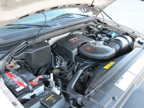 Used 1998 Ford Expedition XLT image 11