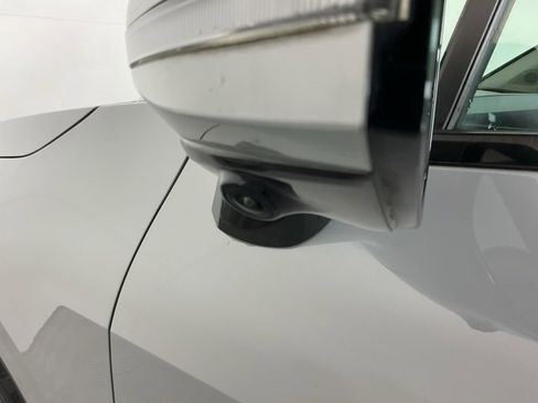 Used 2023 Kia Sportage SX image 11