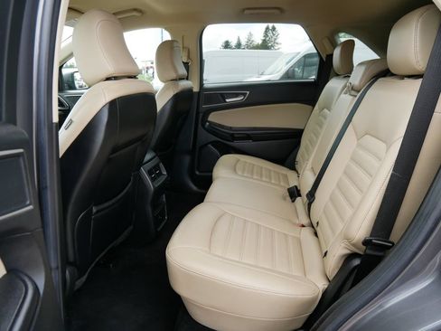 Used 2023 Ford Edge SEL AWD/4WD image 10