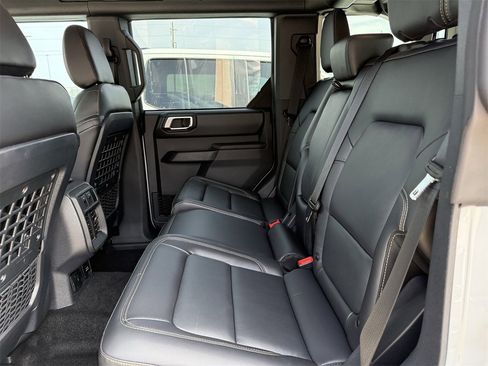 New 2026 Ford Bronco Badlands image 21