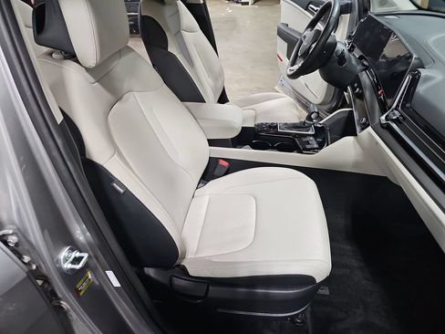 Used 2024 Kia Sportage EX AWD/4WD image 10