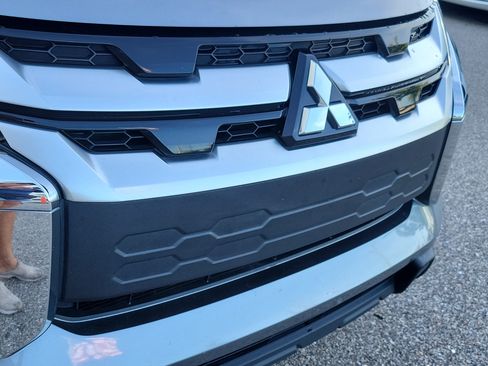 Used 2021 Mitsubishi Outlander Sport SE FWD image 13