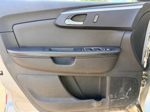 Used 2012 Chevrolet Traverse LT image 16