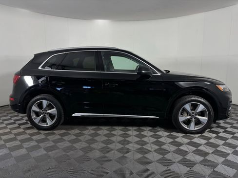 Used 2023 Audi Q5 Premium w/ Convenience Package AWD/4WD image 9