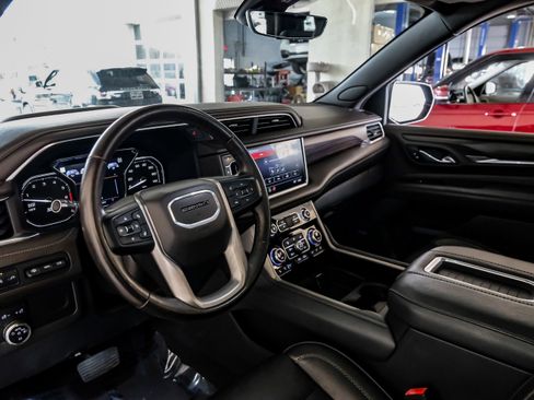 Used 2021 GMC Yukon Denali w/ Denali Premium Package image 1