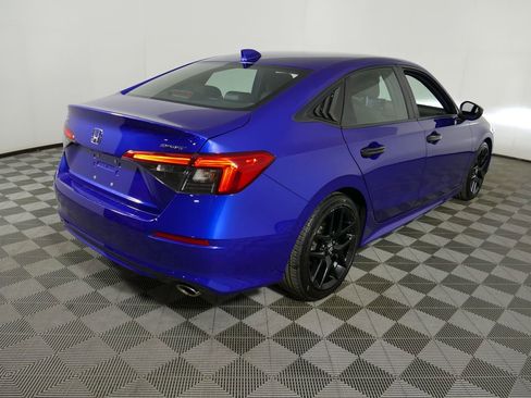 Used 2024 Honda Civic Sport image 3