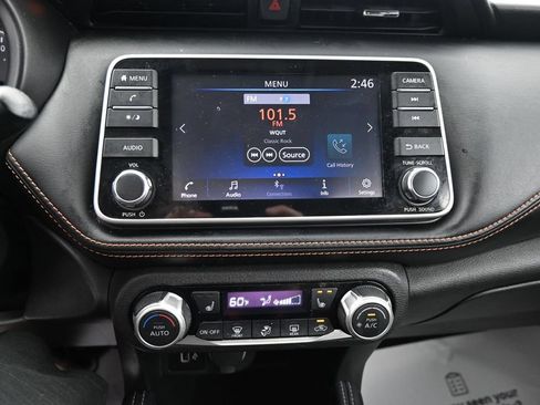 Used 2019 Nissan Kicks SR w/ SR Premium Package FWD image 18