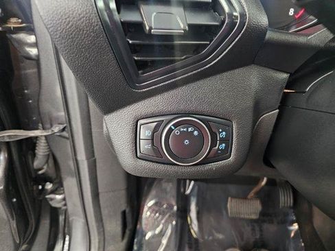 Used 2018 Ford Escape SE w/ Ford Safe & Smart Package FWD image 19