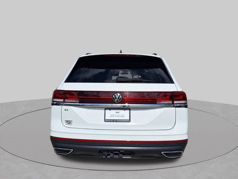 Used 2025 Volkswagen Atlas SE FWD image 4