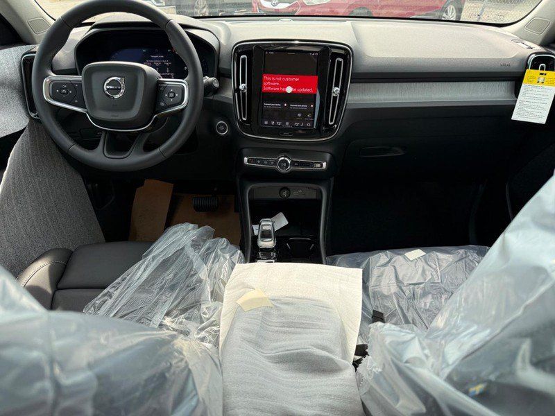 New 2026 Volvo XC40 B5 Plus w/ Climate Package AWD/4WD image 6