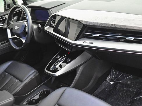 Used 2023 Audi Q4 e-tron Premium Plus w/ Premium Plus image 36