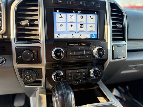 Used 2018 Ford F150 Lariat w/ Equipment Group 502A Luxury image 15