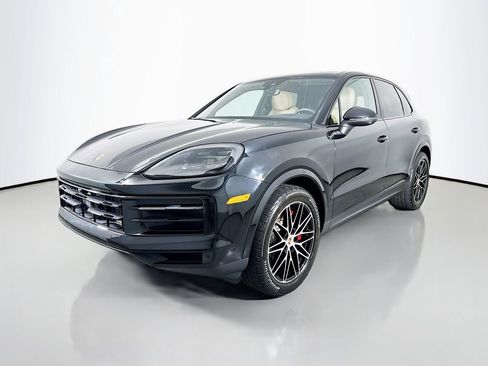 Certified 2025 Porsche Cayenne S AWD/4WD image 1