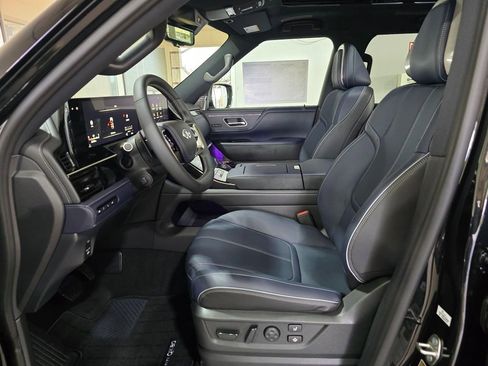 New 2026 INFINITI QX80 4WD w/ Sport Exterior Package image 21
