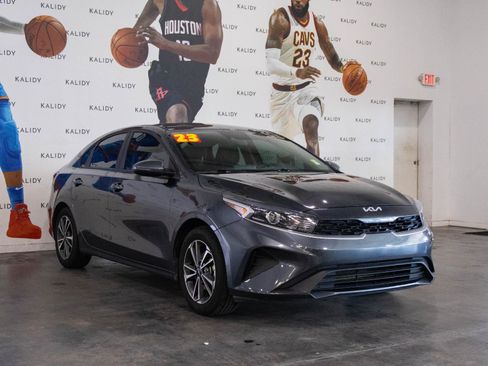 Used 2023 Kia Forte LXS w/ LXS Technology Package FWD image 18