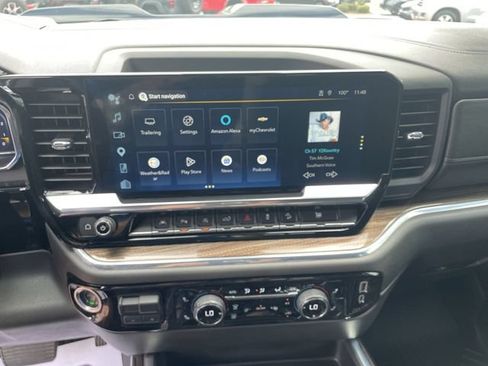 Used 2024 Chevrolet Silverado 1500 LT Trail Boss w/ LT Trail Boss Premium Package AWD/4WD image 20
