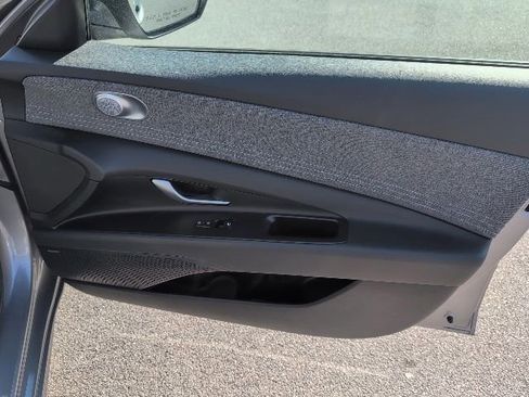 Used 2024 Hyundai Elantra Limited image 13
